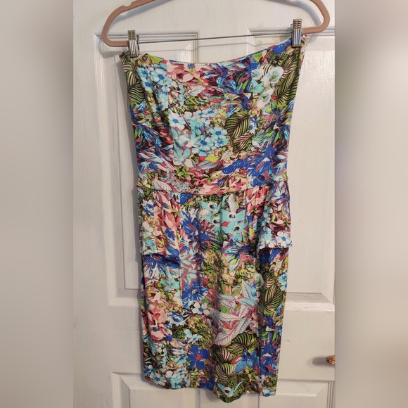 Mercatto Size M Peplum Strapless Floral Dress. - Picture 2 of 3
